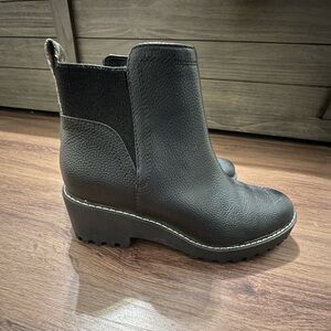 Women’s Traci Boots with memory foam insole - Universal Thread Size 7